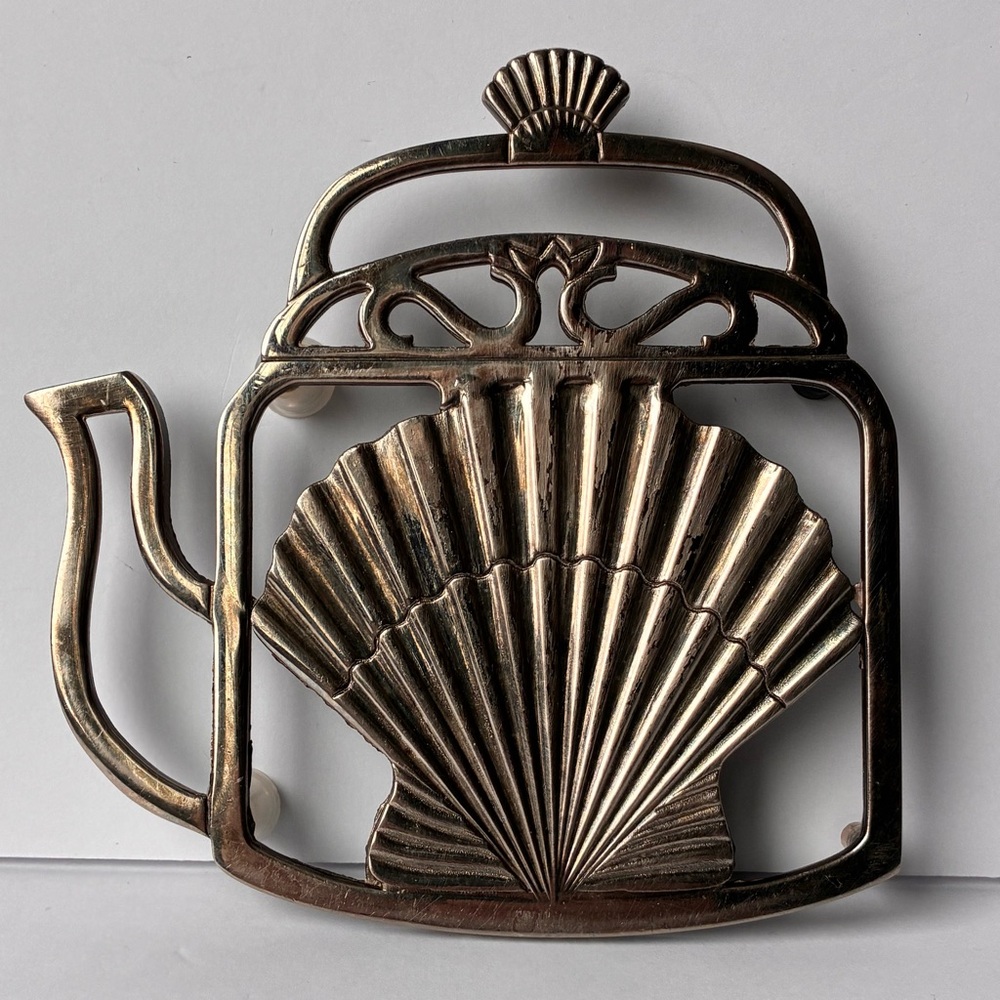 Vtg Silver Plated Teapot Trivet w/Shell Motiff